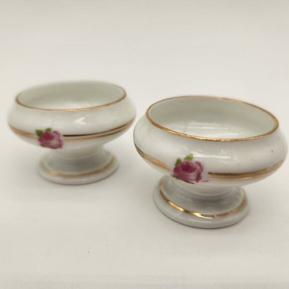 2‎ Porcelain Bavarian Urn Shaped Open Salt Dip Cellars Roses Leaves Gold Trim - Picture 1 of 9
